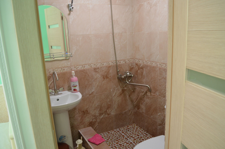 Bathroom 3, Mini Hotel Uyut on Prospekt Putina 8, Groznyy