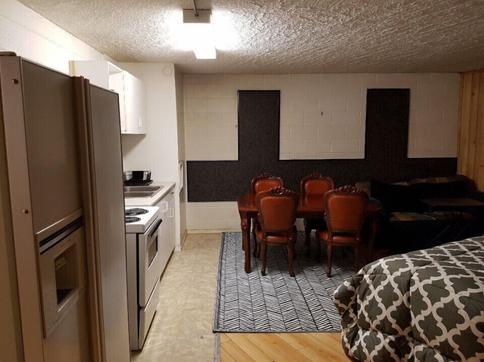 Bedroom 3, Caravan Motel, Peace River