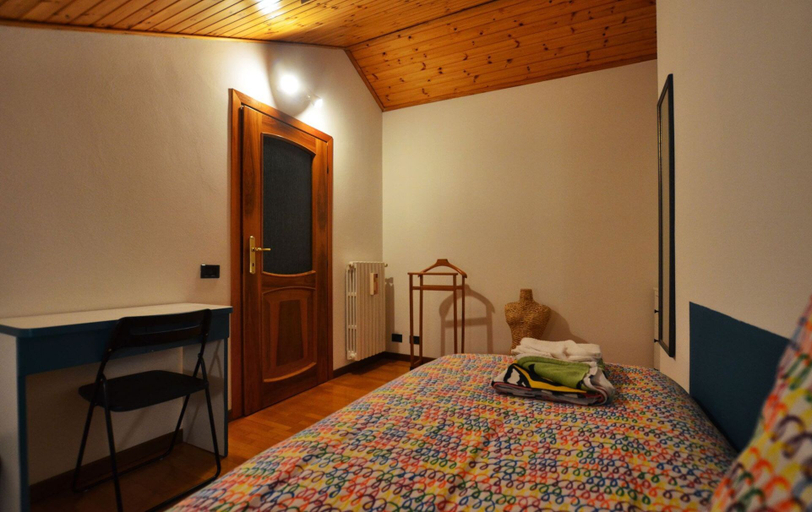 Bedroom 3, WAOBAB - We are one B&B, Bergamo