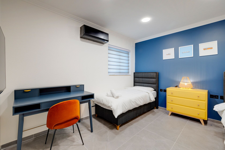 Bedroom 3, Art Deco Luxury Apartment, Central Location