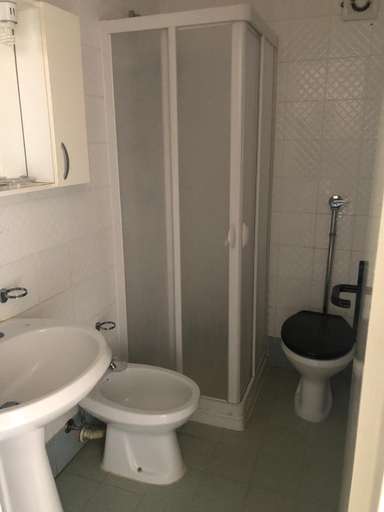 Bathroom 4, Kartibubbo Beach Resort, Trapani