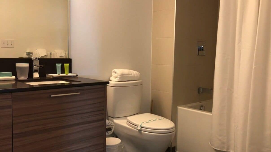 Bathroom, National at Tysons Center, Fairfax