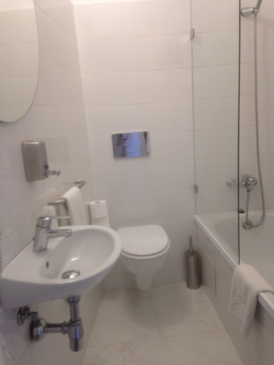 Bathroom 3, Hostal Argo, Barcelona
