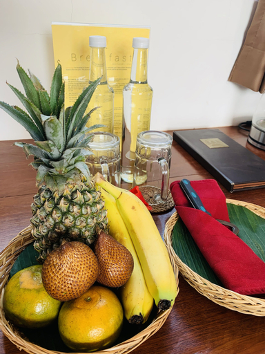 Food & Drinks