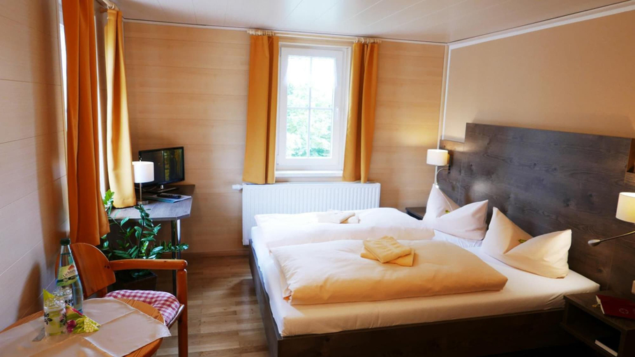 Bedroom 3, Hotel Dachsbaude & Kammbaude, Mittelsachsen