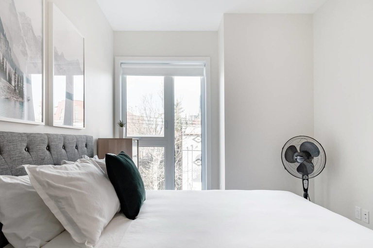 Bedroom 4, Discover Little Italy From a Bright Apartment, Montréal