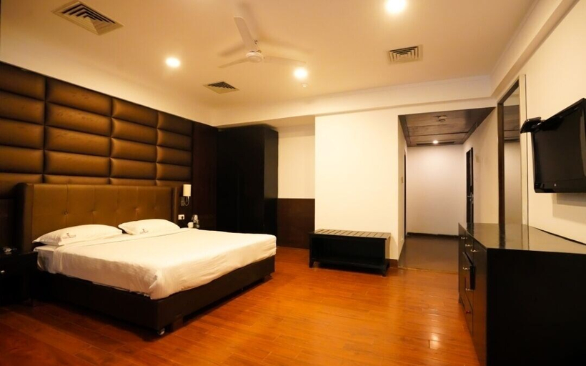 Bedroom 2, Hotel Grand Himayat, Hyderabad