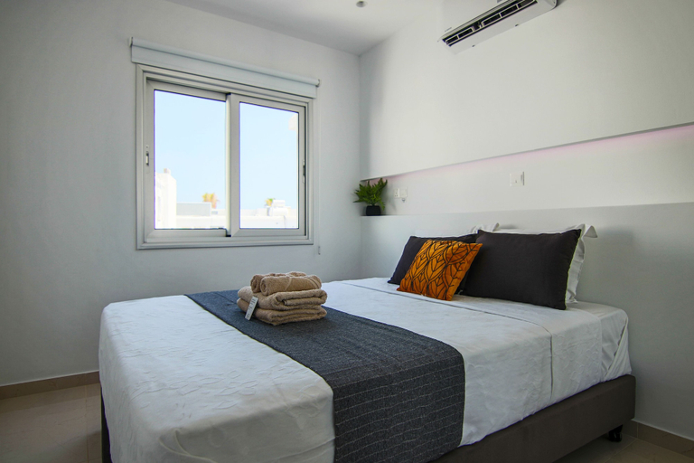 Bedroom 2, Phaedrus Living: Seaside Luxury Flat Lighthouse 65