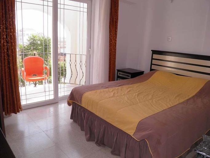 Bedroom 2, Yeldener Crystal Rocks