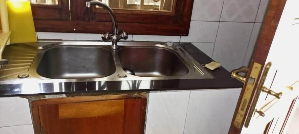 Shared kitchen, Bujagali Villa, Jinja