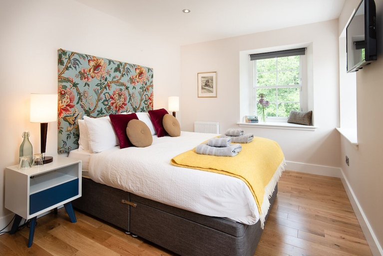 Bedroom 2, Mill House - self catering sleeps 10, Perthshire and Kinross