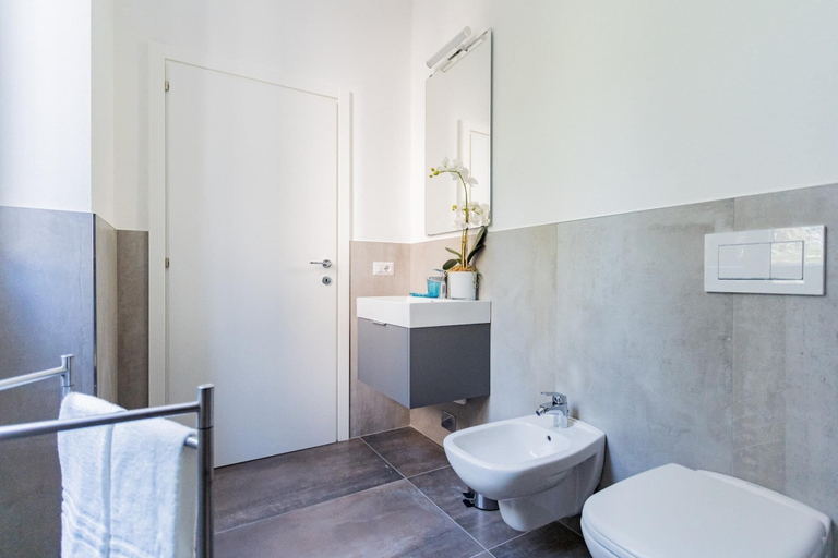 Bathroom, Co-c520-vmon4a1 - Amazing Cernobbio, Como
