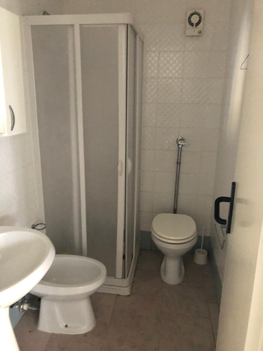 Bathroom, Kartibubbo Beach Resort, Trapani