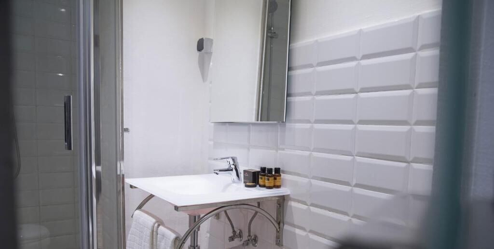 Bathroom 4, The Best Centric, Nouakchott