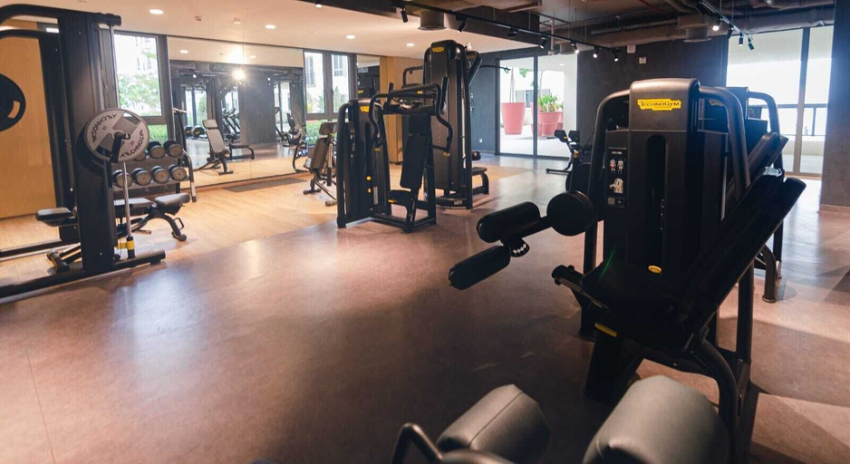 In-room fitness 4, OSKENA Vacation Homes - La Mer Jumeriah, Dubai
