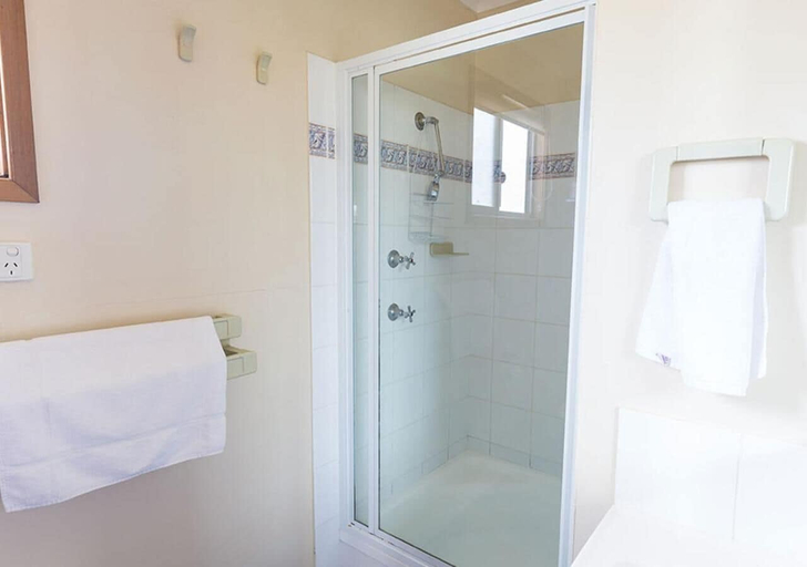 Bathroom 4, NRMA Shellharbour Beachside Holiday Park, Shellharbour