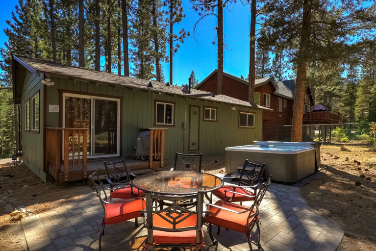 Exterior & Views 2, Grizzly Cottage, El Dorado