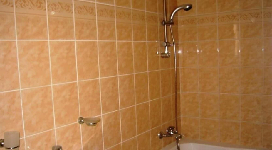 Bathroom 5, Aurora Apartments
