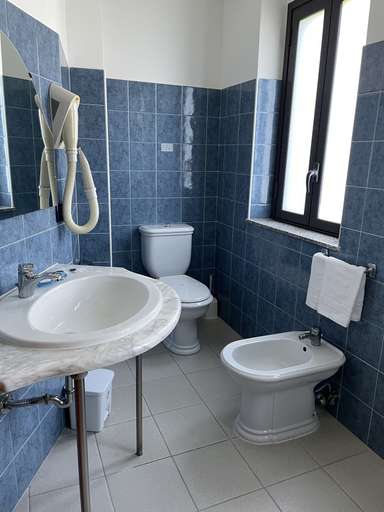 Bathroom 5, Oasi Park Hotel, Catania