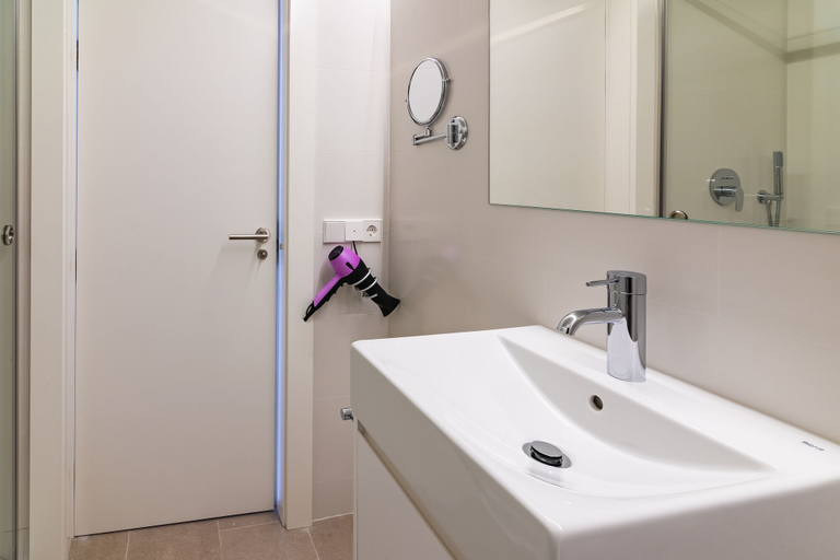 Bathroom 5, Tandem Torre De La Calahorra, Córdoba