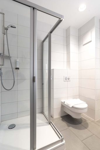 Bathroom 5, Weichandhof, München