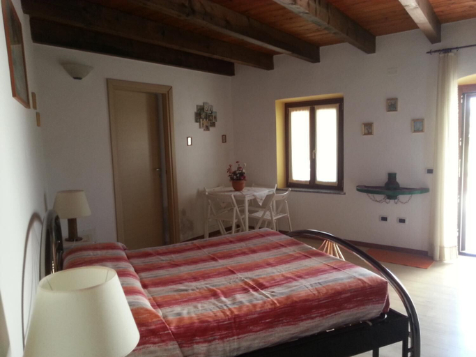 Bedroom 4, Serra E Mesu, Oristano