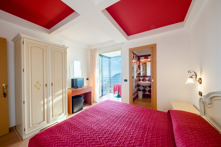 Bedroom 2, Hotel La Margherita, Salerno