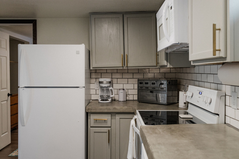 Others 4, Cozy Local Apartment, Pennington