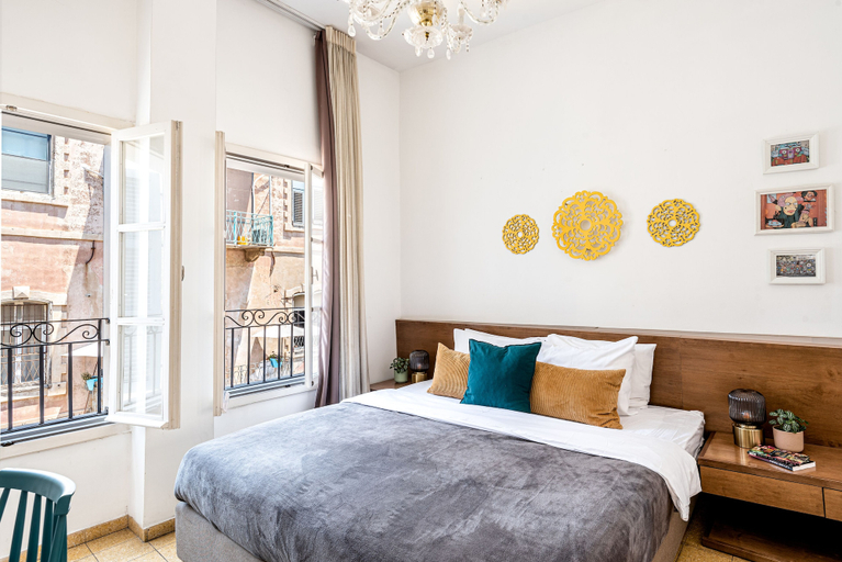Bedroom 2, Pink & Blondie ApartHotel - by Loginn