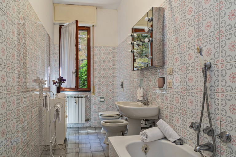 Bathroom 4, Rapallo Secret Garden by Wonderful Italy, Genova