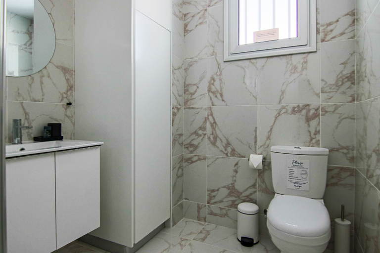 Bathroom, Phaedrus Living: Seaside Luxury Flat Athina 21
