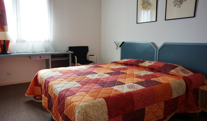 Bedroom 3, Hotel Royal Residence, Paris