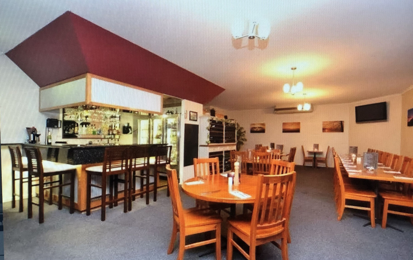 Food & Drinks 4, Biloela Centre Motel & Grevillea Steakhouse & Bar, Banana