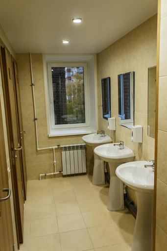 Bathroom, Hotel Mayak, Sankt-Peterburg gorsovet