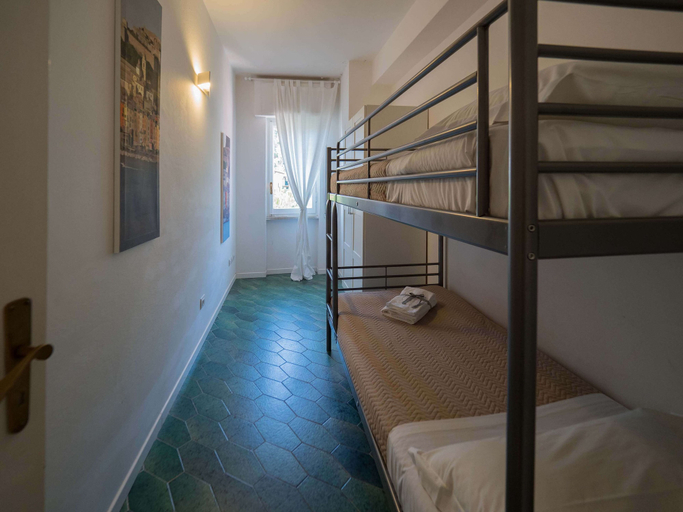 Bedroom 3, Scimiscià 2-bedroom Apartment with AC, La Spezia