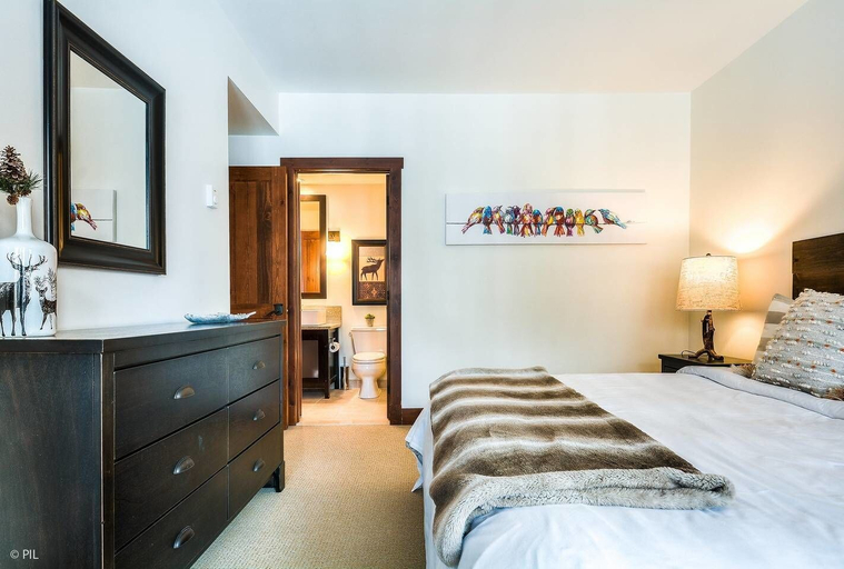 Bedroom 3, Mont-tremblant Country Chic Ski In/ski Out, Les Laurentides