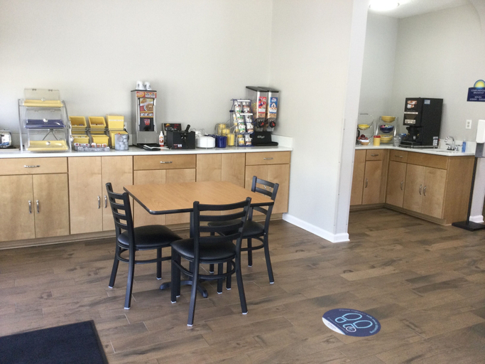 Food & Drinks 5, Days Inn by Wyndham Jackson, Butts