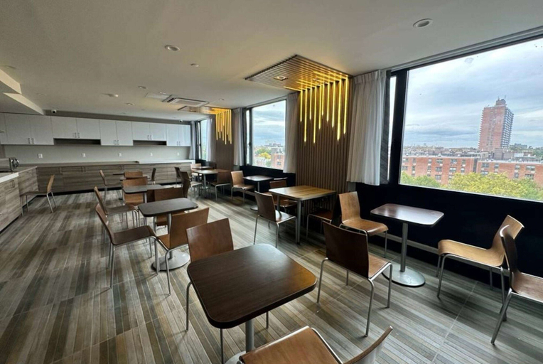 Food & Drinks 5, Days Inn by Wyndham Brooklyn / Eastern Parkway, New York
