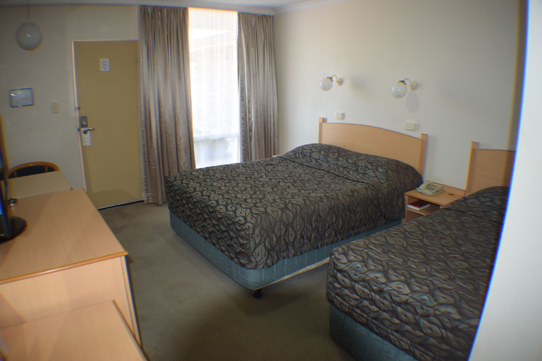 Bedroom 2, The Oxley Motel, Dubbo - Pt A