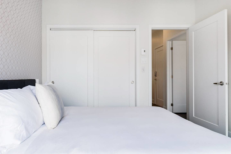 Bedroom 5, Discover Little Italy From a Bright Apartment, Montréal