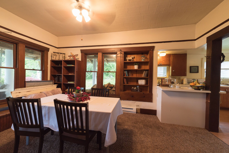 Food & Drinks 5, Mt. Rainier Ranch, Lewis
