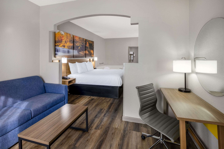 Bedroom 3, Days Inn by Wyndham Jackson, Butts