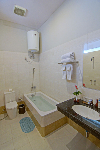 Bathroom 4, Triumph Hotel, Mandalay