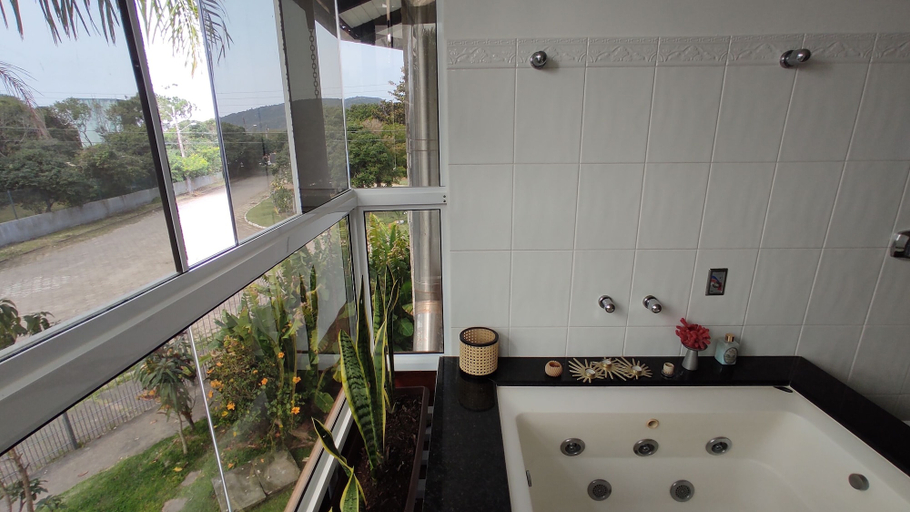 Bathroom 4, Patz Houz Hostel, Florianopolis
