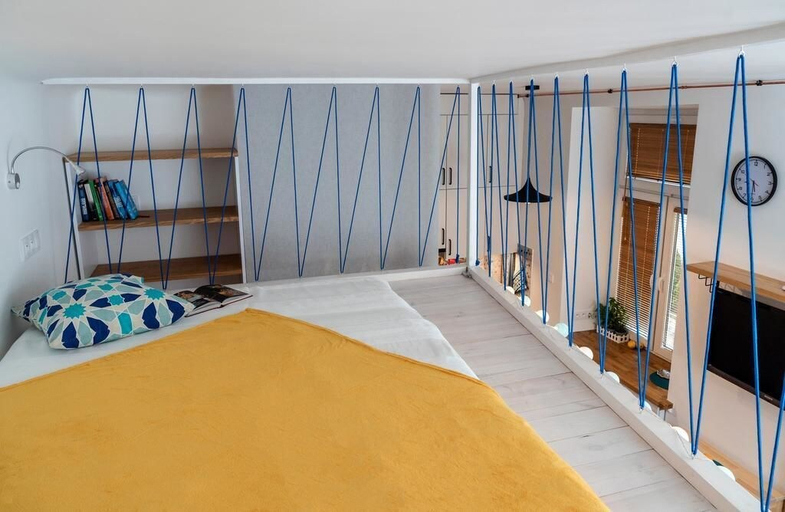 Bedroom, Chmielna z Antresola, Warsaw