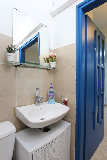 Bathroom 5, Like Home