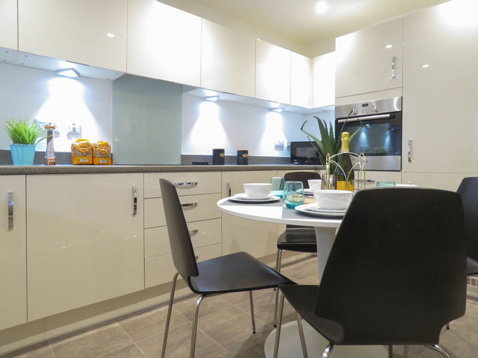 Others 4, Tudors eSuites Apartment with 4 Beds, Birmingham
