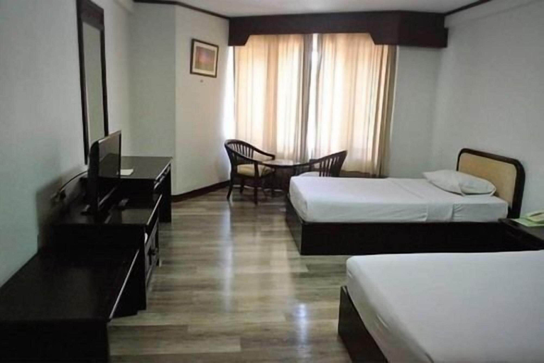 Bedroom 3, Royal Diamond Hotel, Muang Phetchaburi