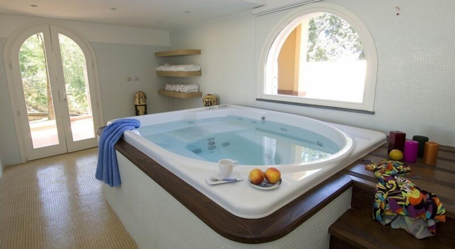 Bathroom 4, Exclusive Luxury Villa with Pool and Spa, Napoli