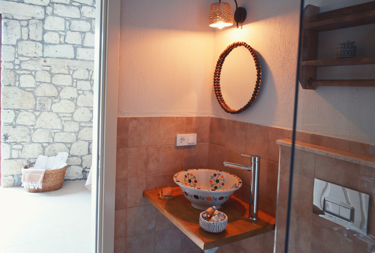 Bathroom 5, Rijeka Alaçatı, Çeşme